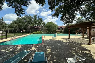 2209 Triway Ln, Houston, TX 77043 - Photo 2