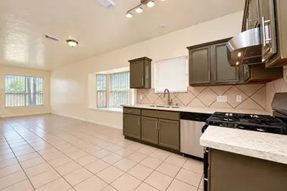 10138 Duchamp Drive, Houston, TX 77036 - Photo 14