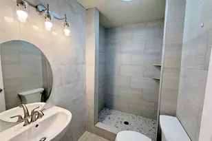5701 Luna St, Houston, TX 77076 - Photo 38