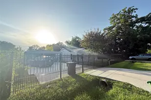 5701 Luna St, Houston, TX 77076 - Photo 12