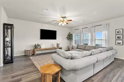 919 Amesbury Court, Conroe, TX 77316 - Photo 8