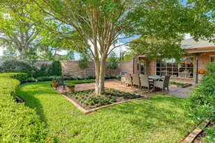 18 Adler Cir, Galveston, TX 77551 - Photo 8