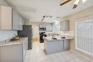 4012 Hazelwood Dr, Pearland, TX 77584 - Photo 2