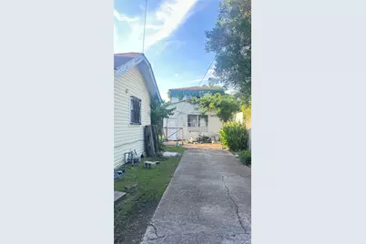 7909 Narcissus Street, Houston, TX 77012 - Photo 4
