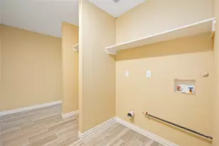 7711 Maxroy St, Houston, TX 77088 - Photo 10