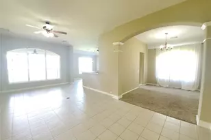 7610 Broken Oak Ln, Sugar Land, TX 77479 - Photo 6