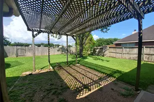 7610 Broken Oak Ln, Sugar Land, TX 77479 - Photo 20