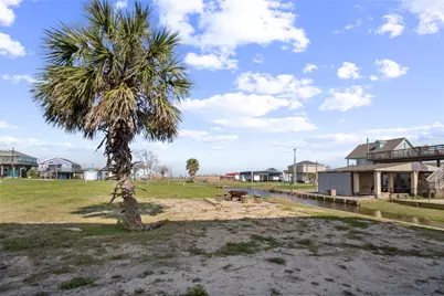 960 S Sage Road, Crystal Beach, TX 77650 - Photo 8