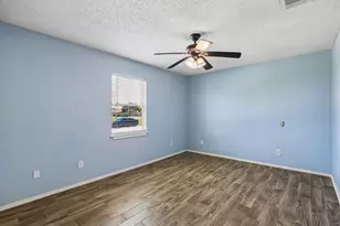 5709 Maco St, Galveston, TX 77551 - Photo 18