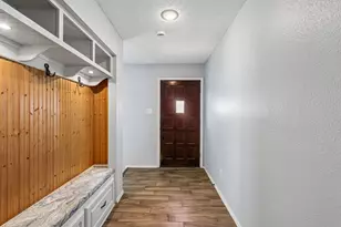 5709 Maco St, Galveston, TX 77551 - Photo 4