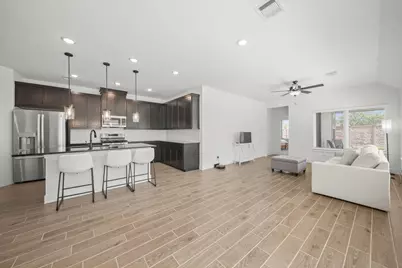 10111 Crescendo Way, Iowa Colony, TX 77583 - Photo 4