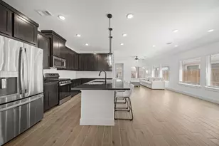 10111 Crescendo Wy, Iowa Colony, TX 77583 - Photo 4