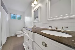 1034 Thornton Rd, Houston, TX 77018 - Photo 32