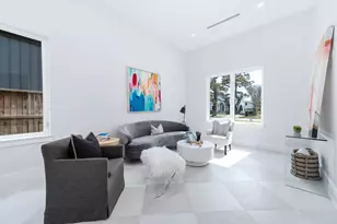 408 W 30th St, Houston, TX 77018 - Photo 4