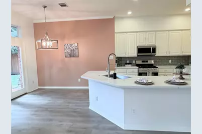 71 W Honey Grove Place, The Woodlands, TX 77382 - Photo 10