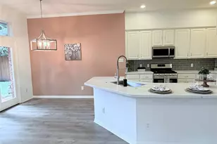 71 W Honey Grove Pl, The Woodlands, TX 77382 - Photo 10
