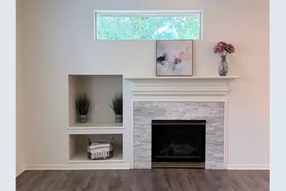 71 W Honey Grove Place, The Woodlands, TX 77382 - Photo 8