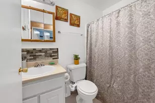 11411 Roandale Dr, Houston, TX 77048 - Photo 10