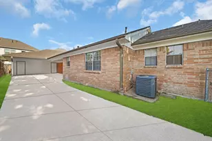 11202 Waxwing St, Houston, TX 77035 - Photo 18
