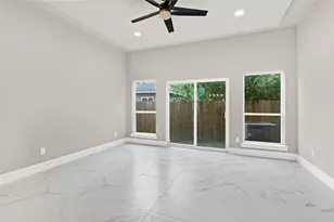 7938 Angus St, Houston, TX 77028 - Photo 10