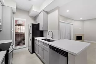 2300 Augusta Dr, Houston, TX 77057 - Photo 10