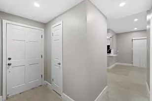 2300 Augusta Dr, Houston, TX 77057 - Photo 6