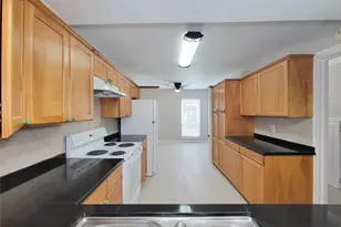 5239 Arboles Dr, Houston, TX 77035 - Photo 6