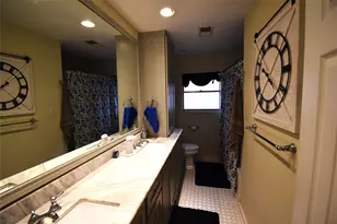 8011 Meadowvale Dr, Houston, TX 77063 - Photo 16