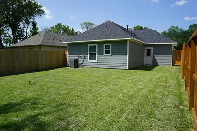 11893 East Gate Drive, Willis, TX 77318 - Photo 22