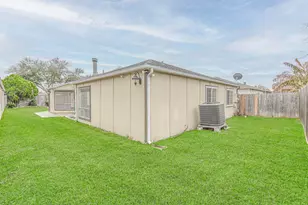 16126 New Field Dr, Houston, TX 77082 - Photo 20