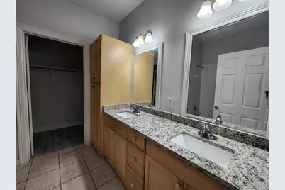 11045 Landswalk Drive #113, Houston, TX 77099 - Photo 6