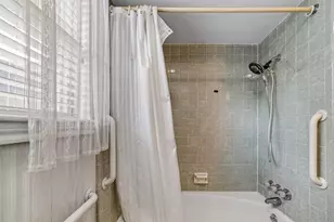 1746 Nocturne Ln, Houston, TX 77043 - Photo 14