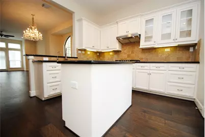 562 Bomar Street, Houston, TX 77006 - Photo 8