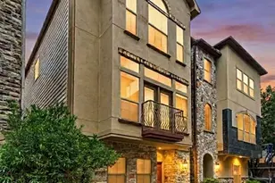 562 Bomar St, Houston, TX 77006 - Photo 1