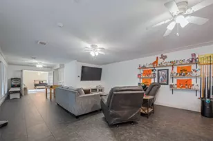 218 Beaumont Dr, Magnolia, TX 77354 - Photo 4