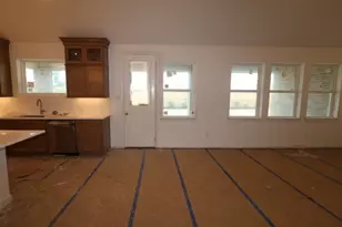 12906 Old Fashion Cir, Mont Belvieu, TX 77535 - Photo 2