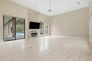 12059 S Circle Dr, Houston, TX 77071 - Photo 8