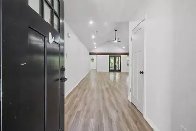 118 N Village Cove Loop, Livingston, TX 77351 - Photo 2