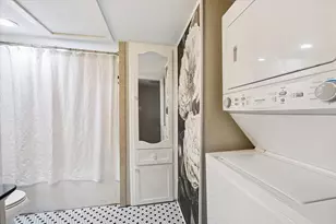 7555 Katy Fwy Freeway, Houston, TX 77024 - Photo 16