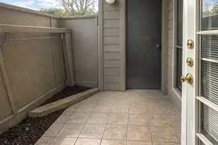 10047 Westpark Dr, Houston, TX 77042 - Photo 24