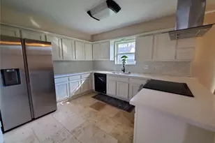 2810 Arrowhead Dr, Sugar Land, TX 77479 - Photo 12