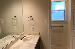 4 Kingsley Ct, Conroe, TX 77304 - Photo 10