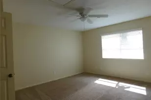 4 Kingsley Ct, Conroe, TX 77304 - Photo 10