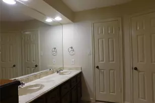 4 Kingsley Ct, Conroe, TX 77304 - Photo 8