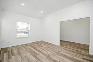 2139 Counter Point Dr, Houston, TX 77055 - Photo 12