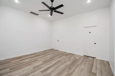 2139 Counter Point Drive, Houston, TX 77055 - Photo 24