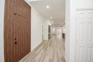 2139 Counter Point Dr, Houston, TX 77055 - Photo 10