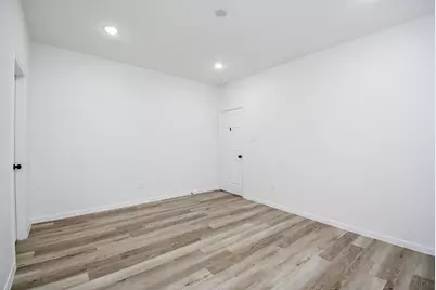 2139 Counter Point Drive, Houston, TX 77055 - Photo 34