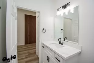 2139 Counter Point Dr, Houston, TX 77055 - Photo 36