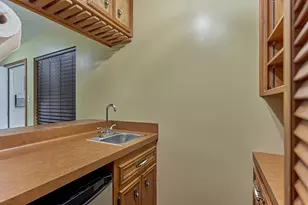 660 Hillcrest Dr, Huntsville, TX 77340 - Photo 32